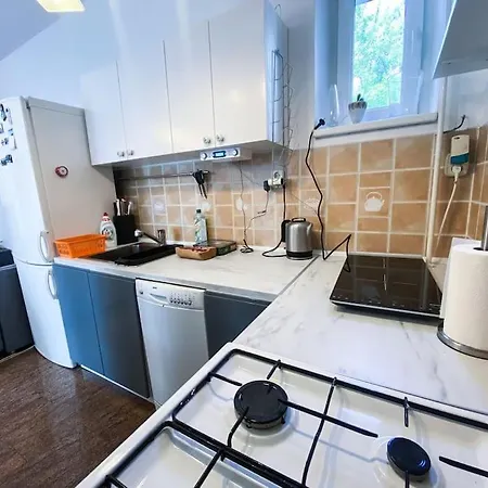 Apartment Cozy And Modern 2-bedroom *