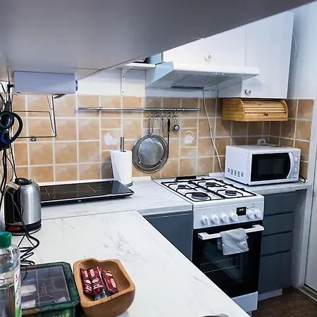 Cozy And Modern 2-bedroom Apartman