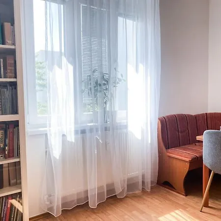 Cozy And Modern 2-bedroom Apartman *